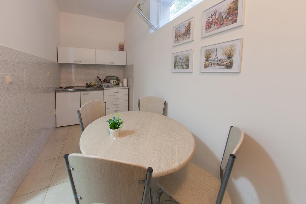 Guesthouse Hortenzija โมสตาร์ ภายนอก รูปภาพ