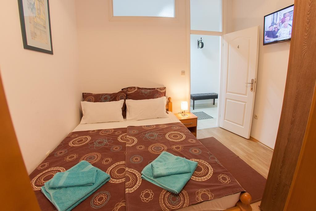 Guesthouse Hortenzija โมสตาร์ ภายนอก รูปภาพ